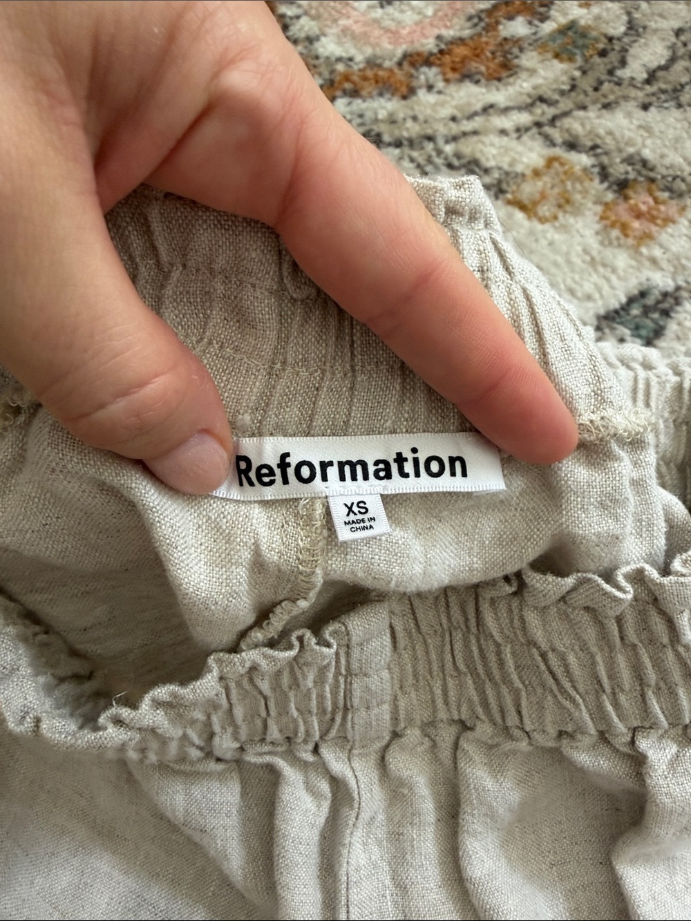 Reformation Light Beige Elastic Waist Linen Shorts - Picture 4 of 5